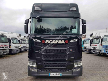 Cabeza tractora productos peligrosos / ADR Scania