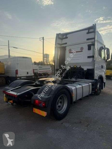 Nyergesvontató Iveco
