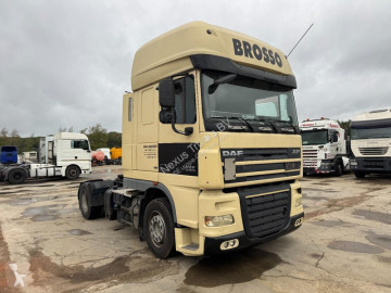 Тягач DAF XF105 460 Super Space Cab (PTO / HYDRAULIQUE POUR BENNE / PERFECT)