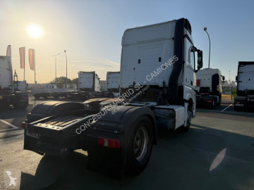Cabeza tractora Mercedes