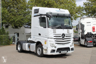 Cabeza tractora Mercedes
