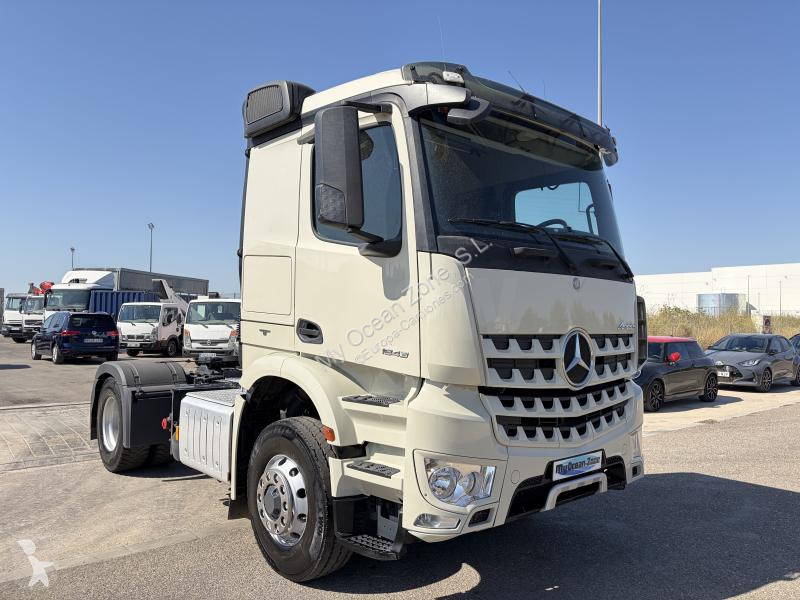 Cabeza tractora Mercedes 1843