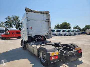 Cabeza tractora DAF