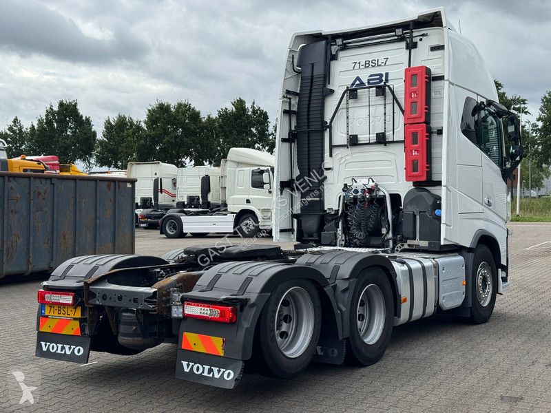 Cabeza tractora Volvo 750 6x2 Retarder Globe XL