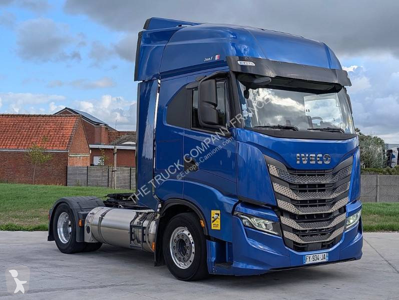 Cabeza tractora Iveco 460 GNL