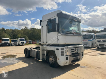 Cabeza tractora Renault
