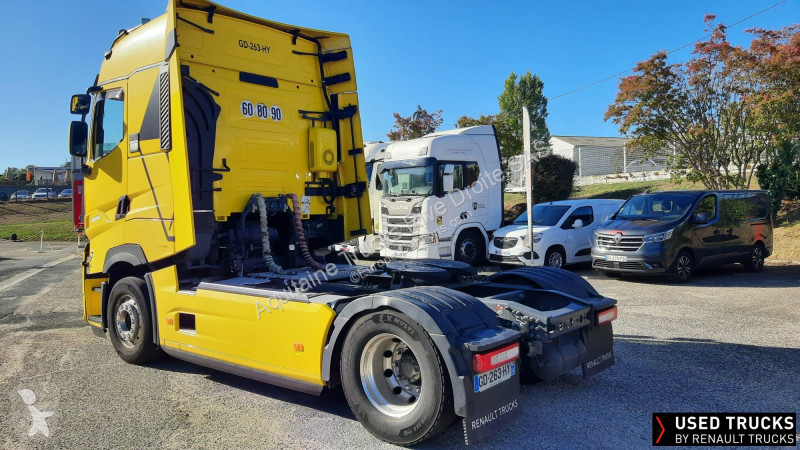 Tahač Renault