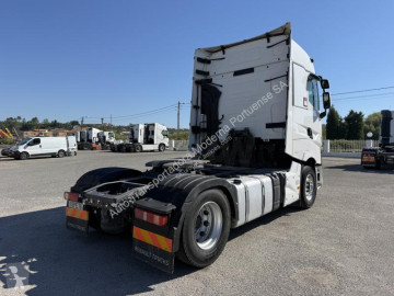 Tahač Renault