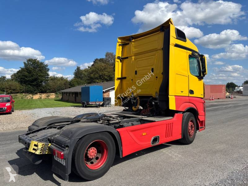 Cabeza tractora Mercedes 1843 LS