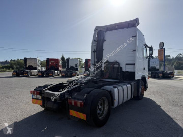 Cabeza tractora Volvo