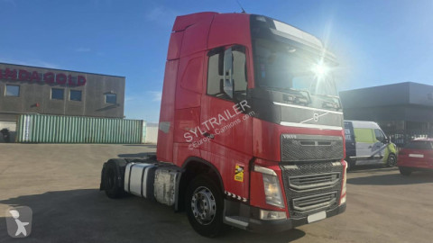 Cabeza tractora Volvo