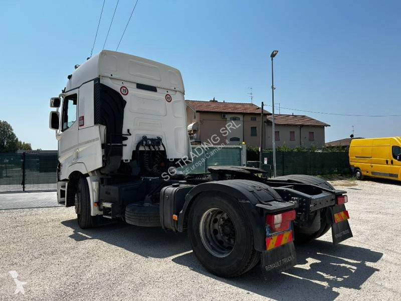 Cabeza tractora Renault 520