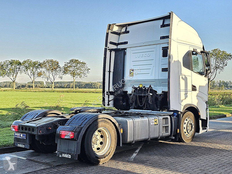 Nyergesvontató Iveco AS440S49