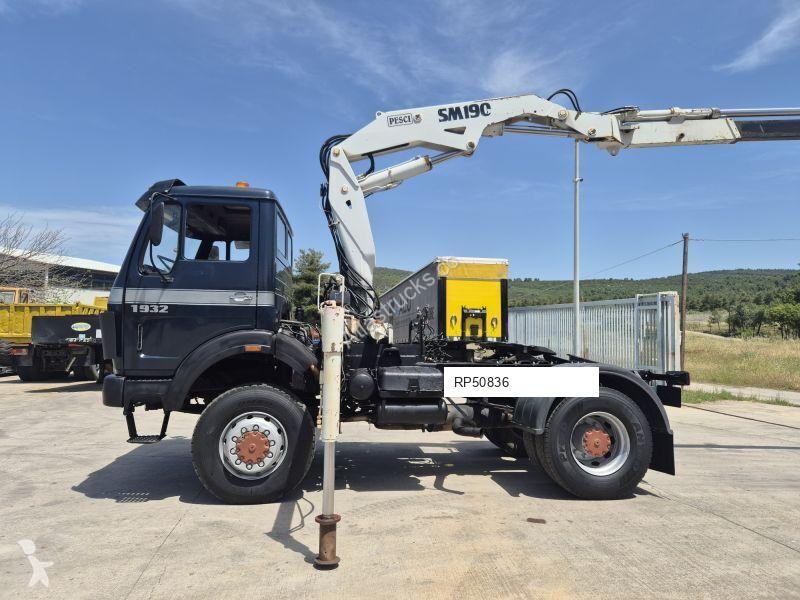 Tractor Mercedes 190-03 WITH RADIO CONTROL