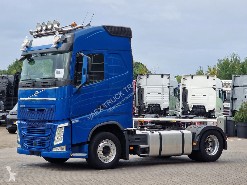 Tratores Volvo 13500 Globetrotter 4x2 -...