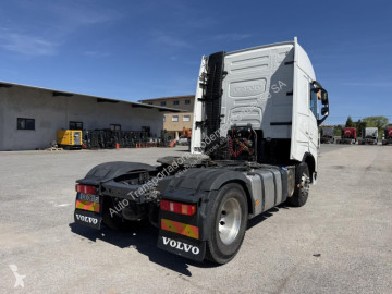 Cap tractor Volvo