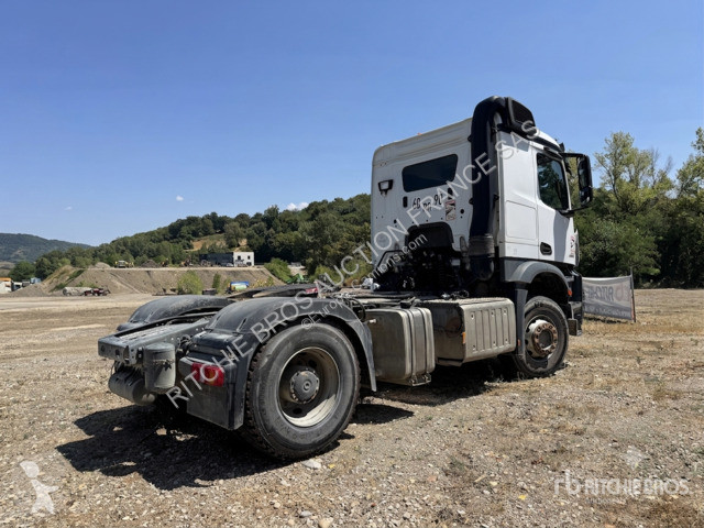 Cap tractor Mercedes 2051