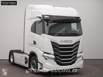 Ciągnik siodłowy Iveco nowy