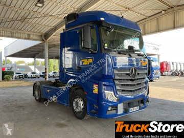 Cap tractor Mercedes