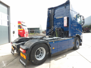 Cap tractor Volvo