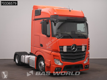 Ciągnik siodłowy Mercedes
