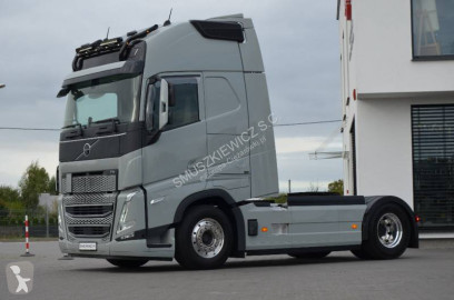 Тягач Volvo
