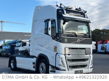 Тягач Volvo