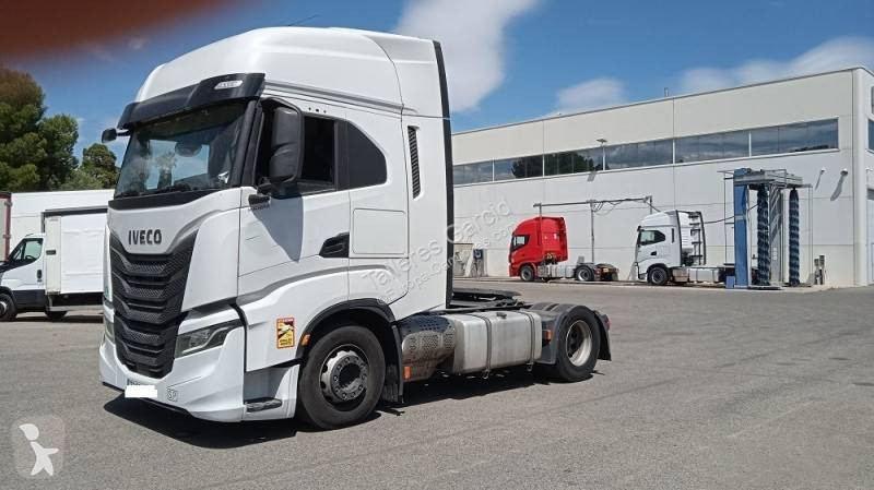 Traktor Iveco 490
