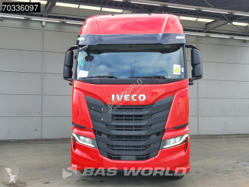 Traktor Iveco