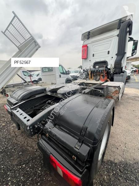 Cabeza tractora Mercedes 1845
