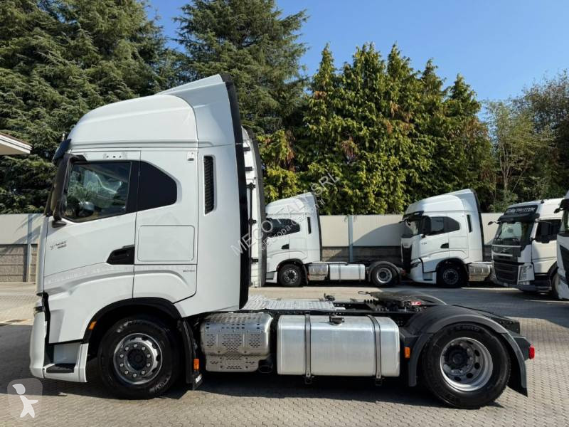 جرار Iveco 530