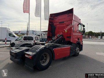 Cabeza tractora productos peligrosos / ADR Renault