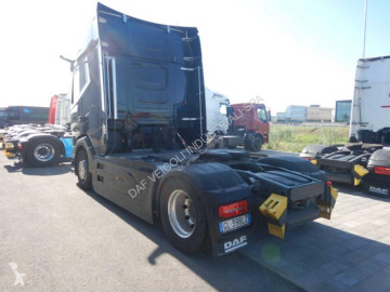 Cabeza tractora DAF XG + 530 FT 4X2