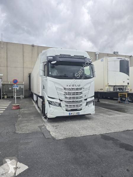 جرار Iveco 530