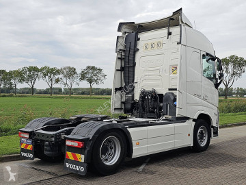 Cabeza tractora Volvo