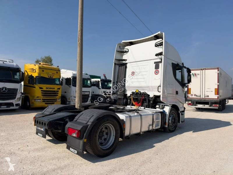 Traktor Iveco 460