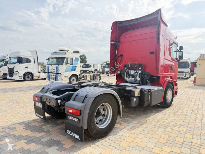 جرار Scania 520