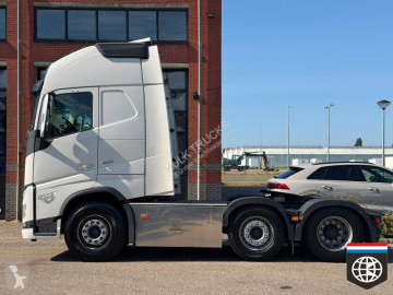 جرار Volvo