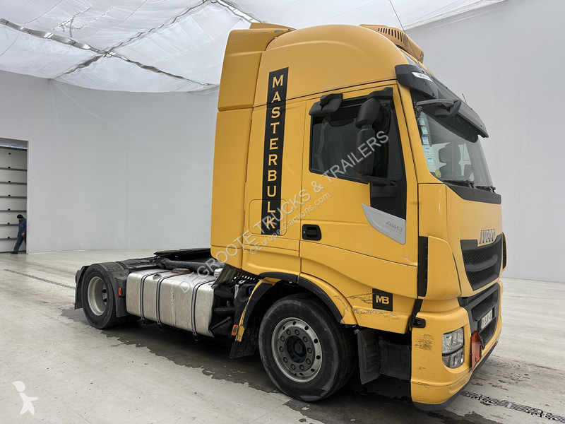 جرار Iveco 460