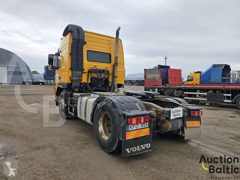 Cap tractor Volvo