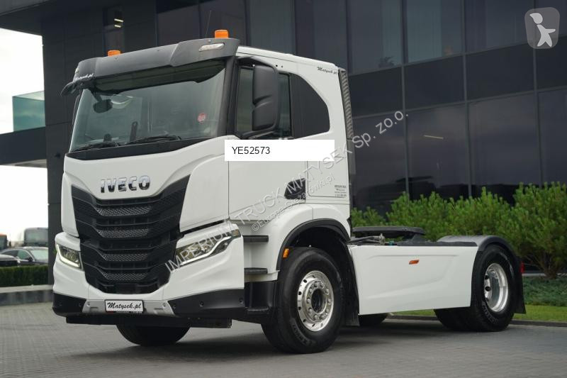 جرار Iveco 420