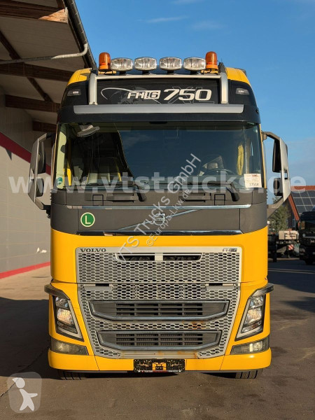 Ciągnik siodłowy Volvo FH 750 8x4 BL  Tridem...