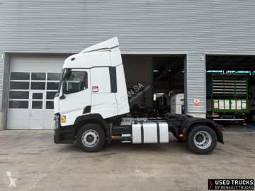 Cap tractor Renault