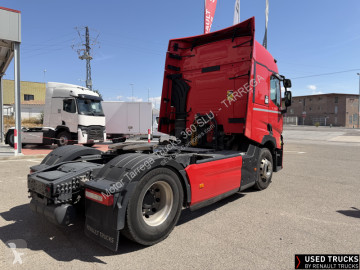 Trekker Renault T-Series
