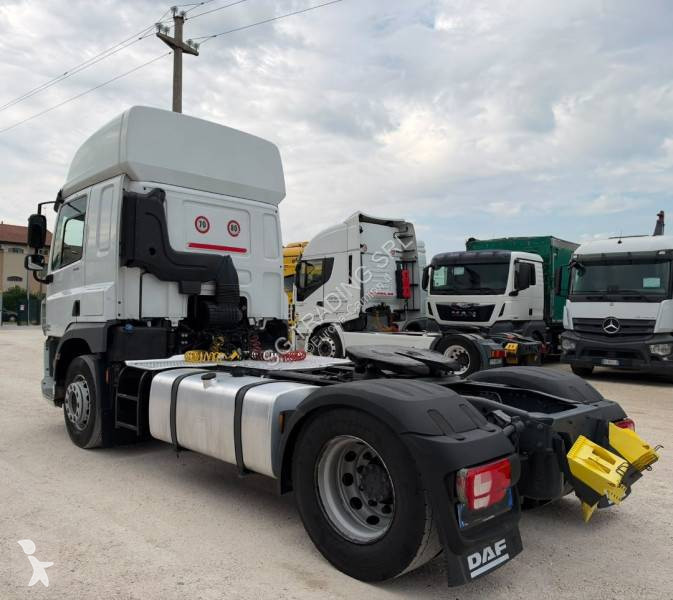 DAF 440 tractor unit