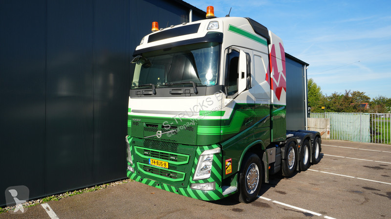 Tahač Volvo 8x4 130T Tractor unit