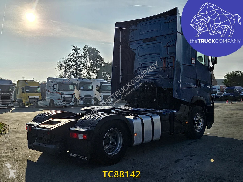 Renault T 520 tractor unit