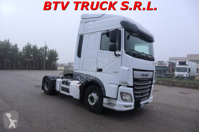 DAF XF tractor unit