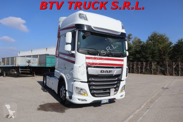 DAF XF tractor unit