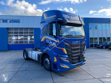 Tracteur produits dangereux / adr Iveco